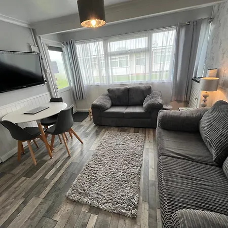 170 Chalet, Sunbeach, Scratby - Two Bed Chalet, Sleeps 5, Pet Friendly, Free Wi-Fi, Free Entry To Onsite Clubhouse And Bed Linen And Towels Included Exterior photo