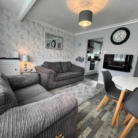 170 Chalet, Sunbeach, Scratby - Two Bed Chalet, Sleeps 5, Pet Friendly, Free Wi-Fi, Free Entry To Onsite Clubhouse And Bed Linen And Towels Included Exterior photo